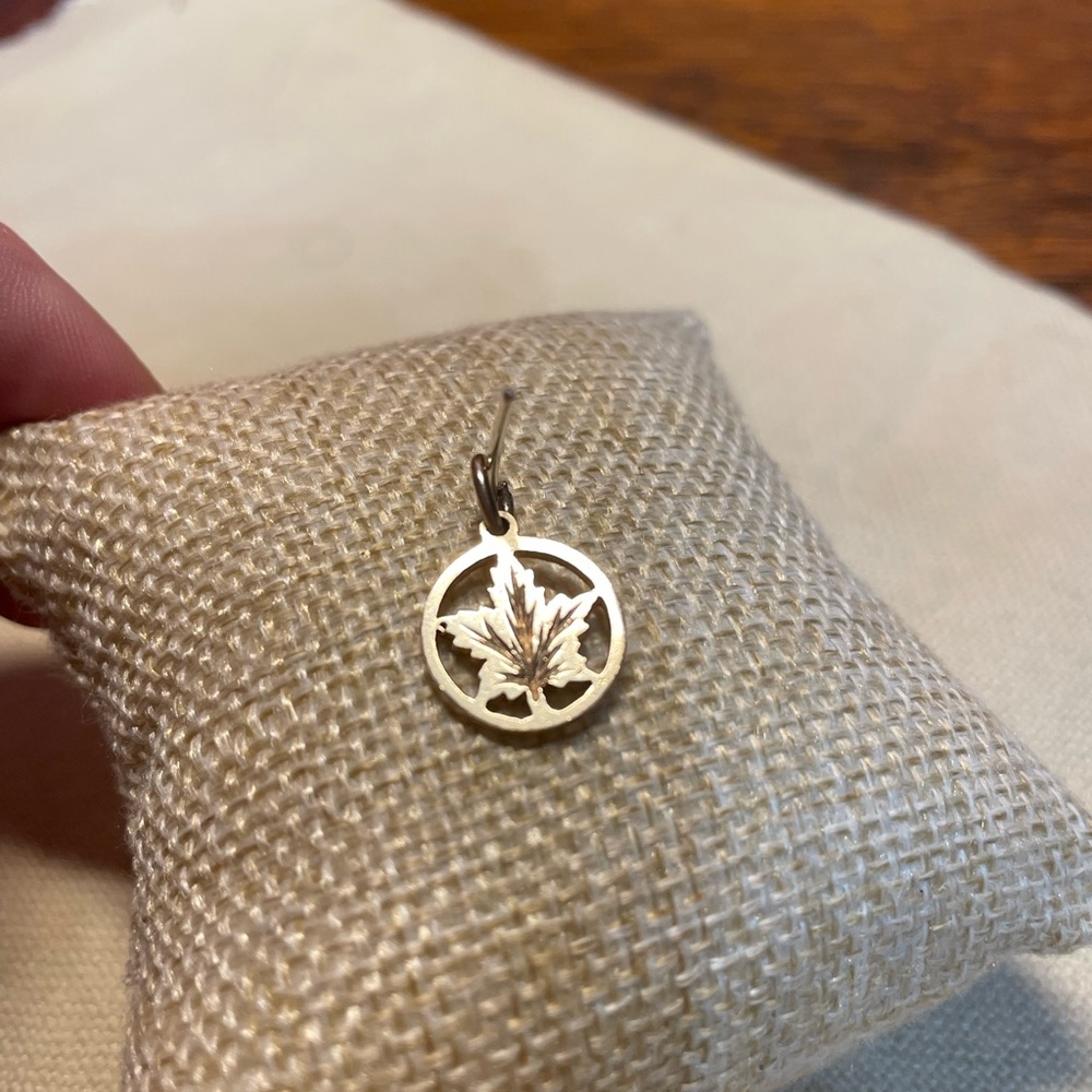 Vintage Engraved 1960s 14k Yellow Gold Maple Leaf Charm Pendant